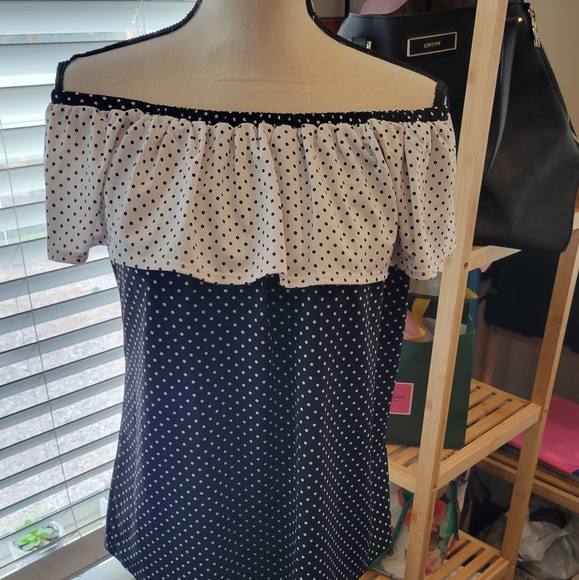 Women's blue/white polka dots top - Picture 4 of 6